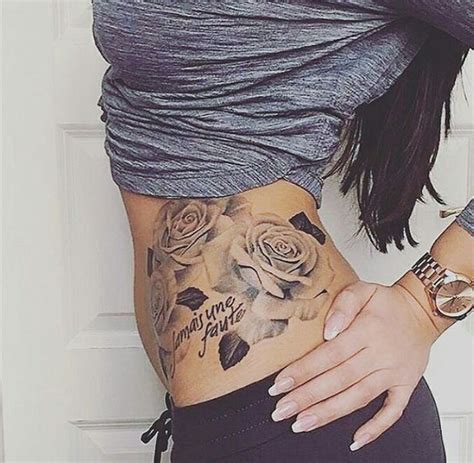 bauch tattoo frauen